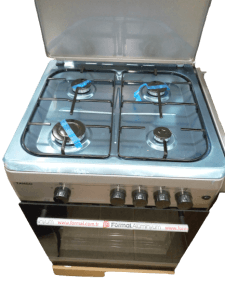 TITAN - Cuisinière à gaz 4 Foyers- Four à gaz - - Dimensions 60x60cm- Tourne Broche Électrique- État Neuf 1An garantie